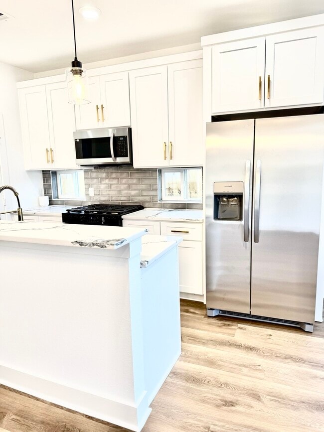 Building Photo - 4911 Nichols St