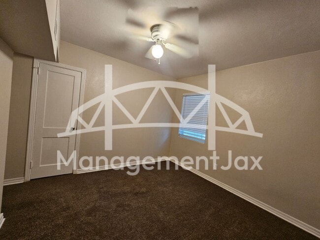 Building Photo - 5201 Janice Cir S