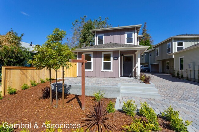 Building Photo - 2 br, 1.5 bath House - 1160 Leff Street