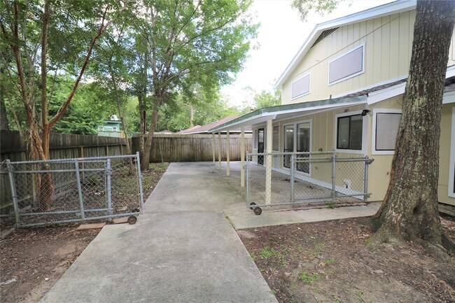 Building Photo - 2705 Wilmington Dr