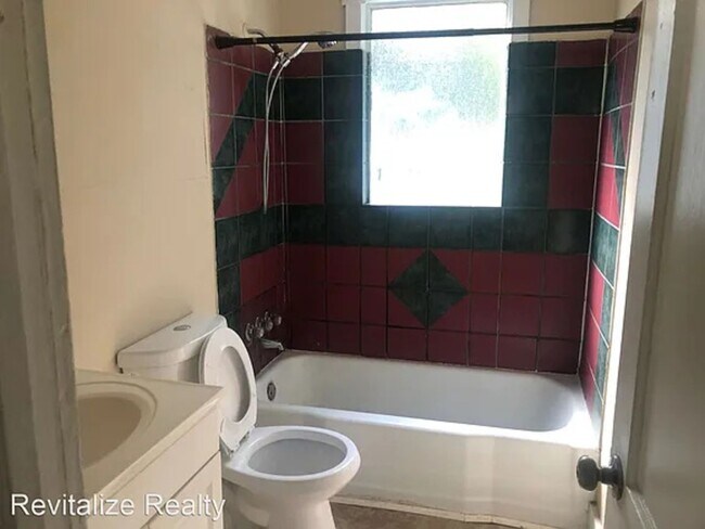 Building Photo - Charming 3BR House in Mobile - RECENTLY UPDATED INTERIOR