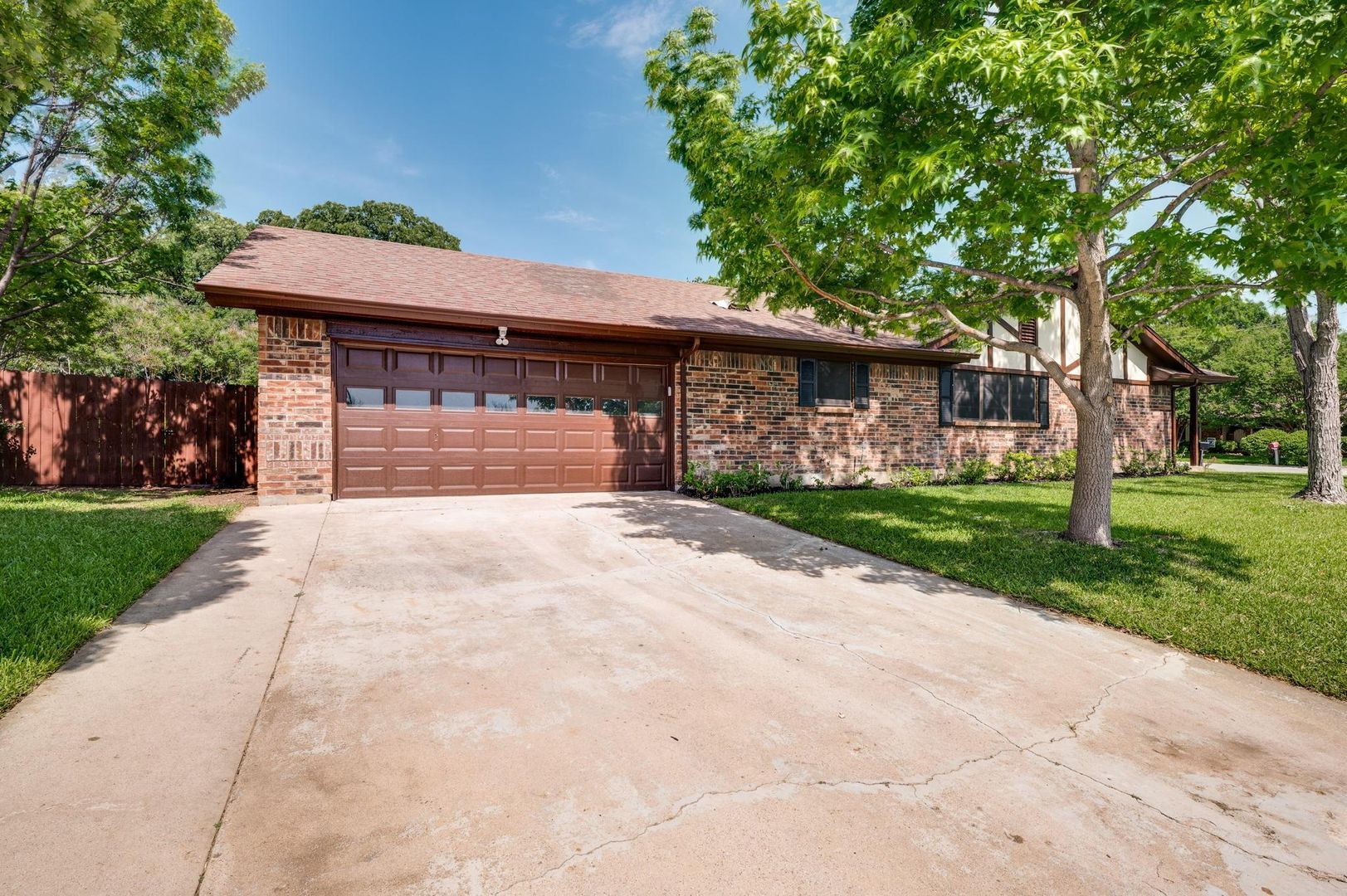 Building Photo - 724 Toni Dr