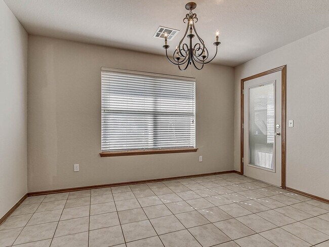 Building Photo - 4 Bed | 2 Bath | 2 Car Garage - Edmond Schools - North Hampton Addition