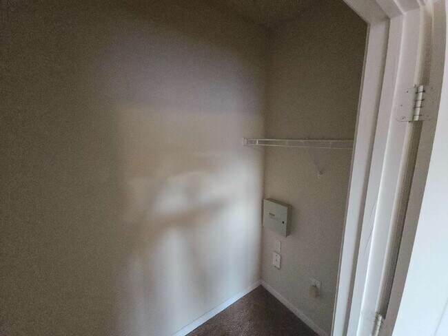 Building Photo - "Charming 1-Bedroom Condo Retreat in Tampa's Serene Villa View Circle"