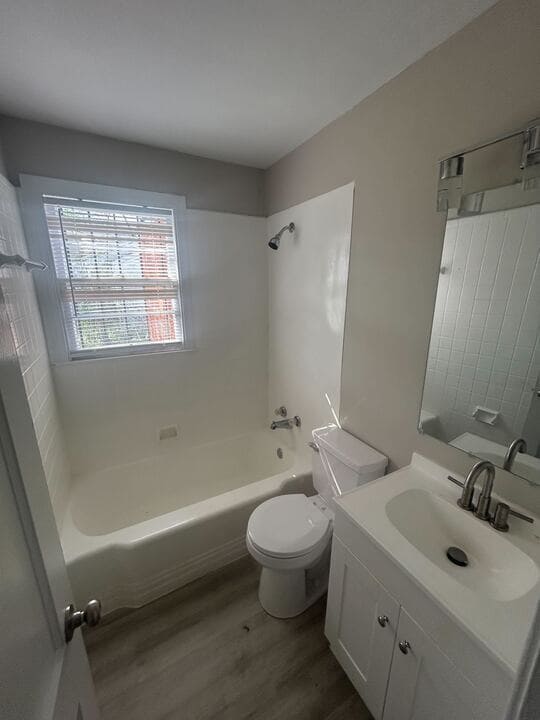 Building Photo - 501 Japonica St