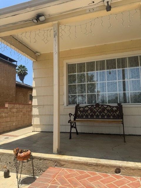 Building Photo - 6247 Oak Crest Way