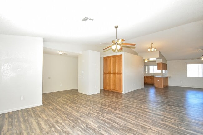 Building Photo - 2866 S 30th Dr