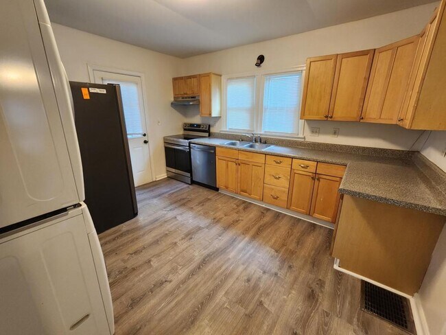 Building Photo - 2431 N Decatur Rd