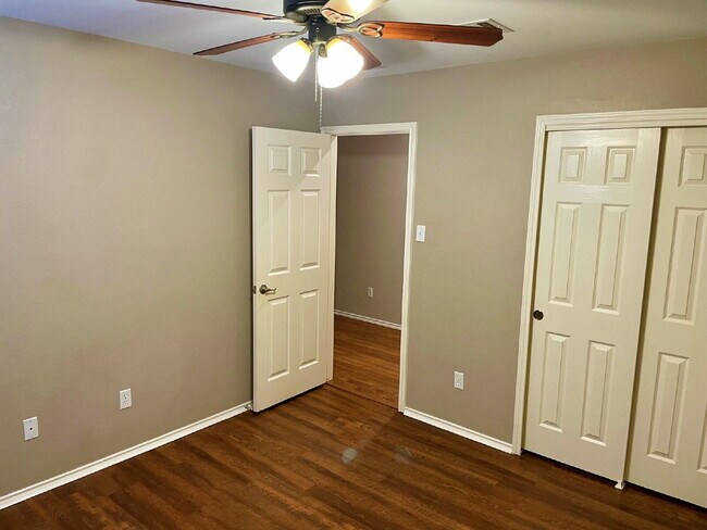Building Photo - Charming 4-Bedroom Home in South Austin’s ...