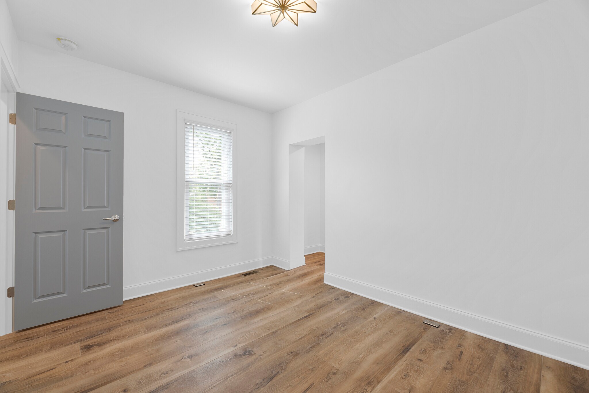 Building Photo - 450 Elsmere St