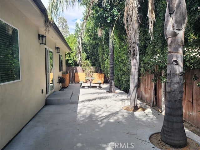 Building Photo - 5726 Cartwright Ave