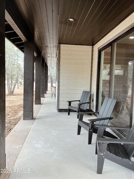 Building Photo - 710 N 39th Dr