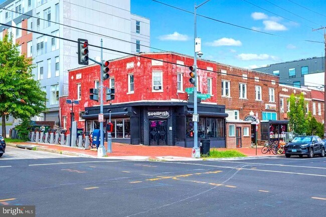 Building Photo - 610 Jefferson St NW