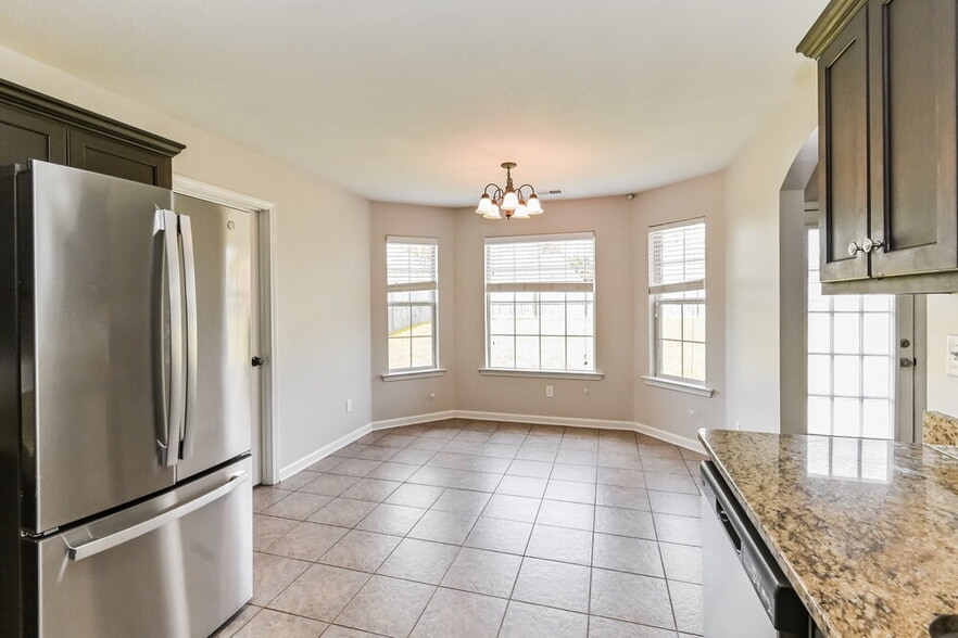 Building Photo - 9069 Gavin Dr