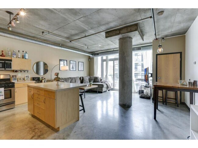 Building Photo - 730 N 4th St