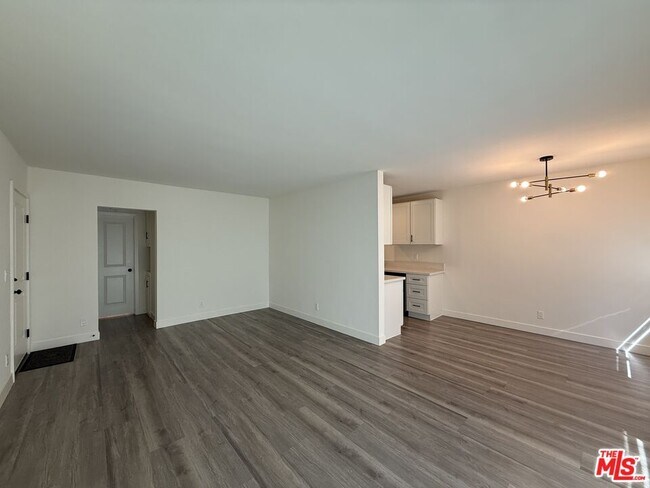 Building Photo - 3707 S Canfield Ave