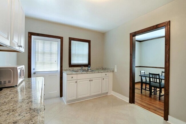 Building Photo - Large 3BR/2BA Ardsley Park House For Rent