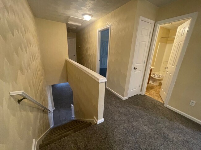 Building Photo - GORGEOUS SINGLE FAMILY 3BR/2.5BA PARK PLAC...
