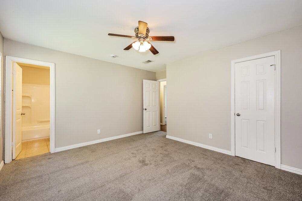 Building Photo - 1108 N Knowles Dr