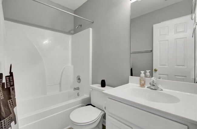 Building Photo - Premier Living With Dual Primary Suites & Community Comforts