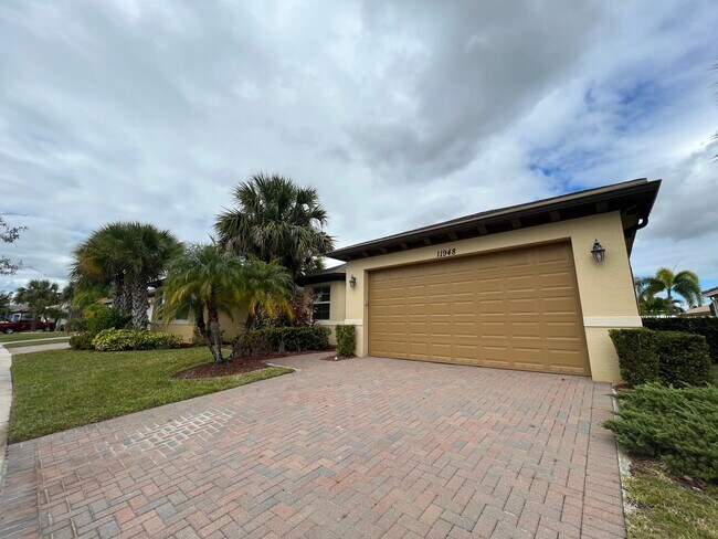 Building Photo - Luxury Living in a Gated Community – Modern 2-Bed Home with Premium Amenities!