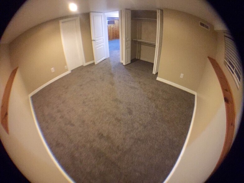 Building Photo - 1383 E Murphys Ln