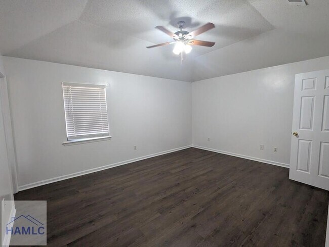 Building Photo - 49 Fletcher Rd