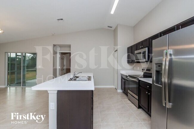 Building Photo - 591 Brickell St SE