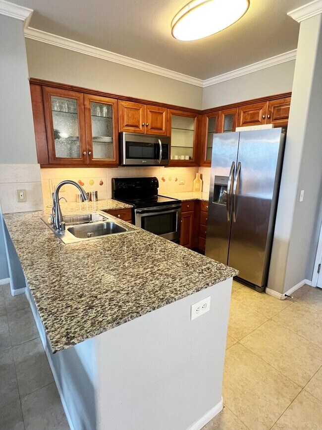 Building Photo - Beautiful 1 Bed/1 Bath Fully Furnished Lig...