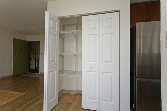 Building Photo - 2br/1ba/1pkg Apartment in Hokuahi Apartmen...