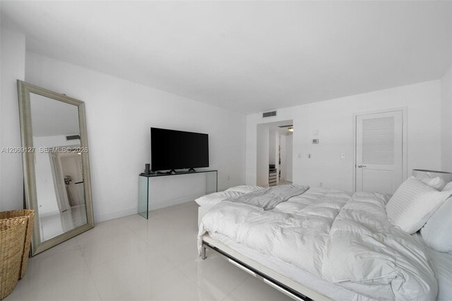 Building Photo - 9801 Collins Ave