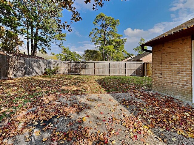 Building Photo - 2822 Canary Ln