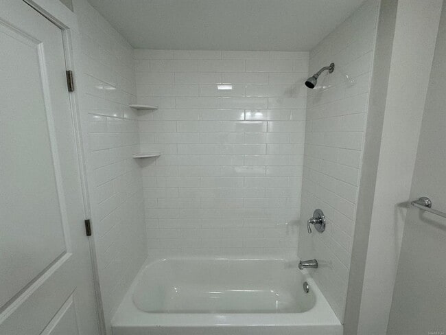 Building Photo - Single Family House in Derby- 3 Bed 2 bath