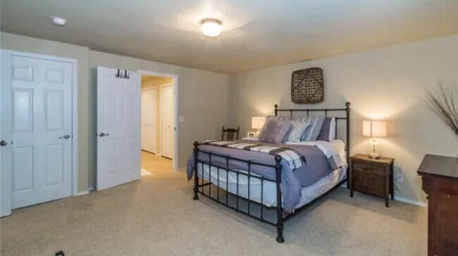 Building Photo - 1333 Lookout Springs Dr