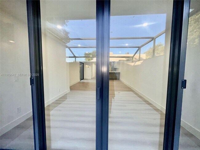 Building Photo - 11279 NW 15th Ct