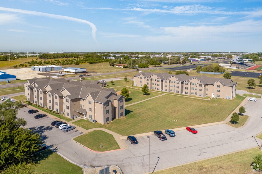 Primary Photo - Kansas Villas