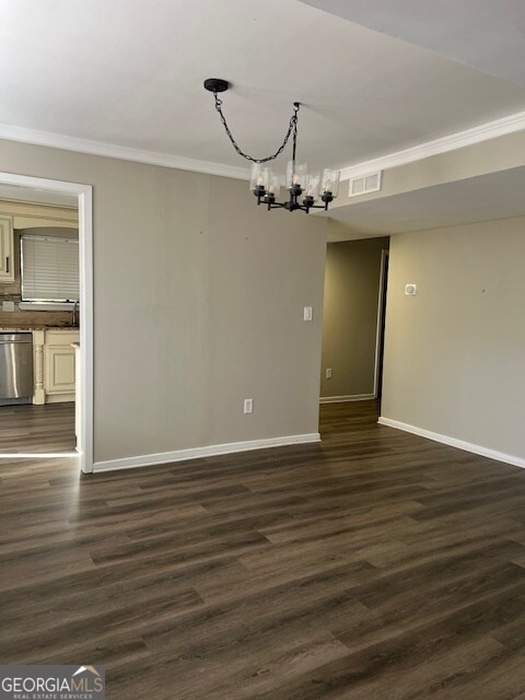 Building Photo - 2 Fairway Ln