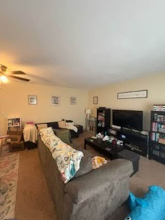 Building Photo - 38 Woodhill Ct