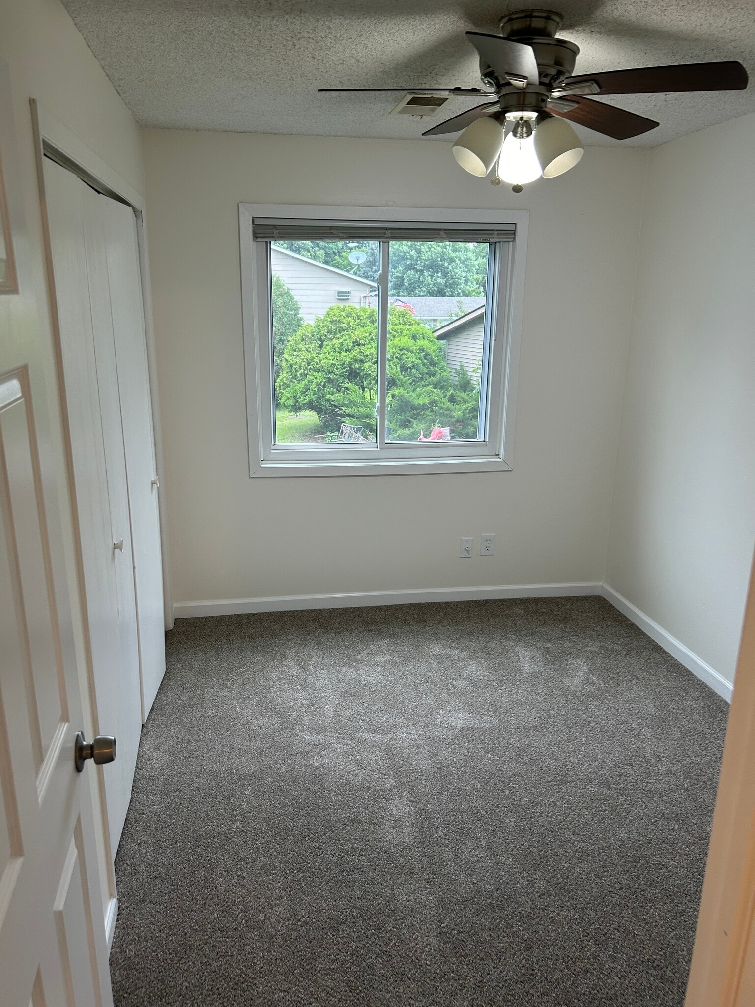 Unit 1 Bedroom 2 - 16075 Joplin Ave