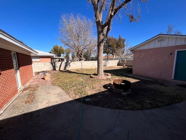 Building Photo - Fully furnished property with several lease options! Can be leased unfurnished.