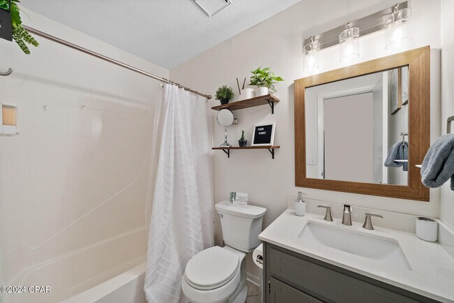 Building Photo - 6322 Sunset Ave