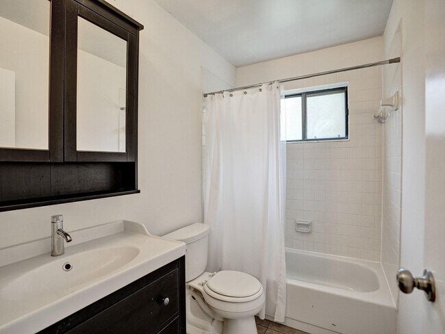 Building Photo - 930 SW 9th St Cir