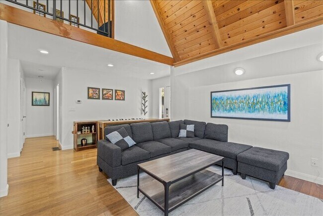 Building Photo - 47 Geysers Rd