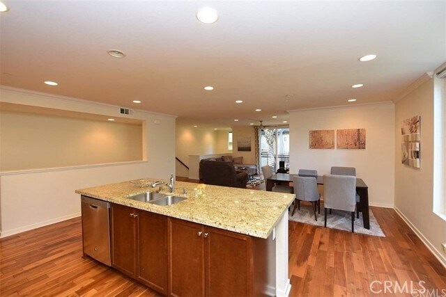 Building Photo - 533 Rockefeller