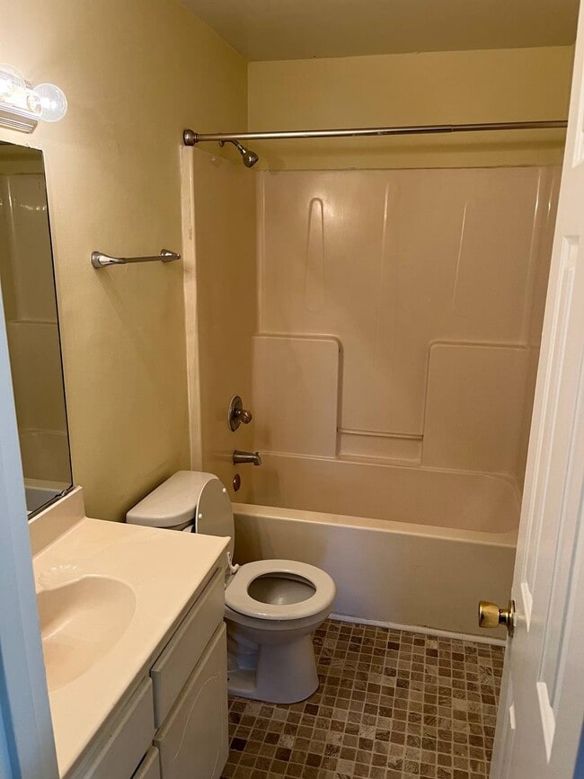 Building Photo - 8100 Winsters Fax Ct