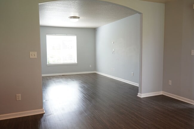 Building Photo - 4316 NE 58th Cir