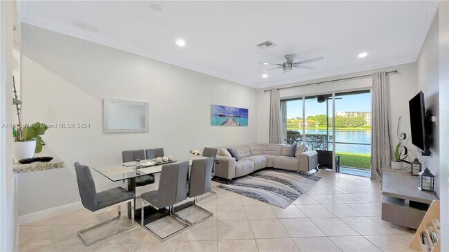 Building Photo - 3387 Lakeside Dr