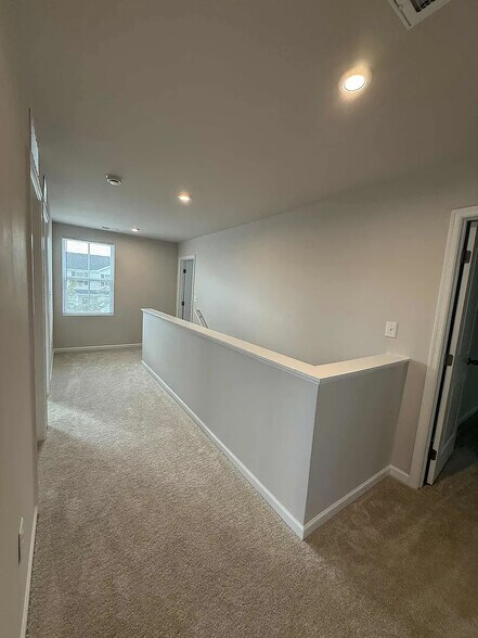 Building Photo - 60 Ventasso Dr