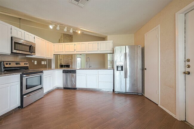 Building Photo - 19510 Westhaven Dr