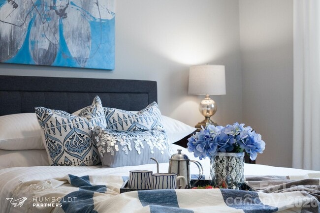 Building Photo - 206 E Glendale Ave